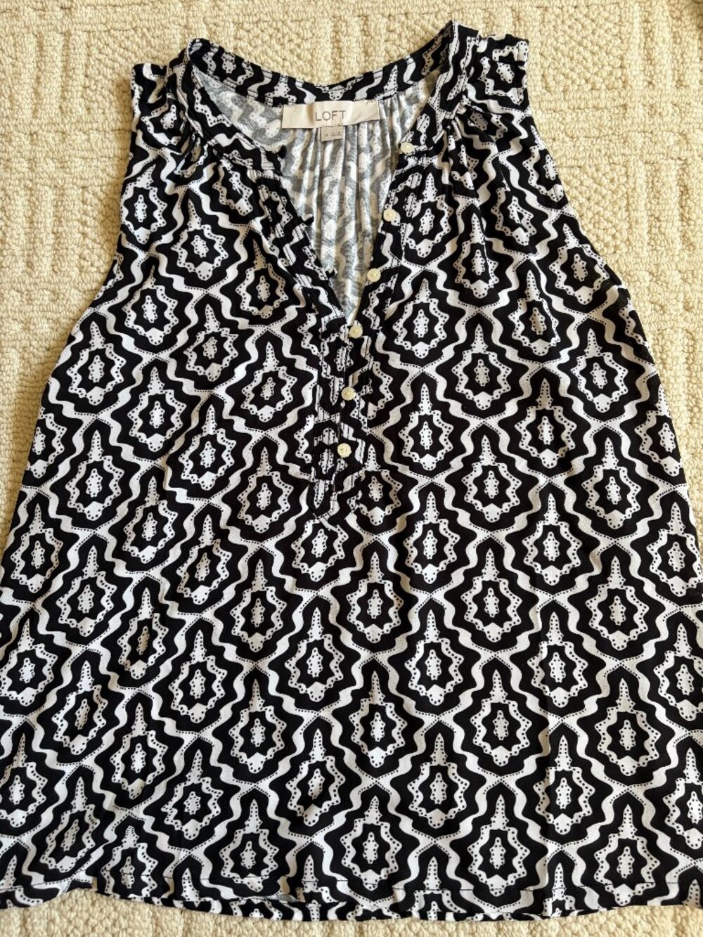 Loft Sleeveless Women's Top Size Medium